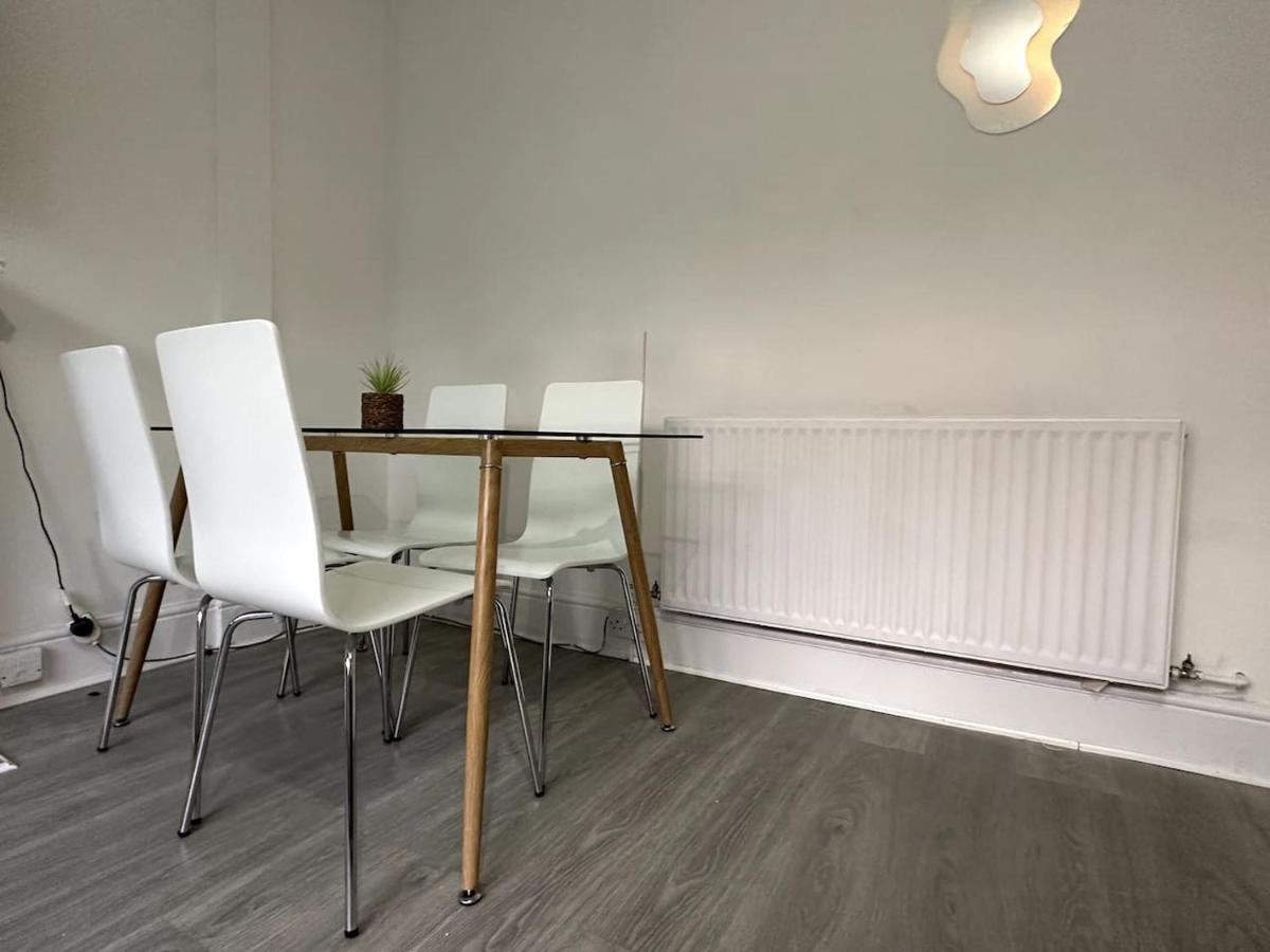 Wonderful 2 Bedroom On Tower Bridge لندن المظهر الخارجي الصورة